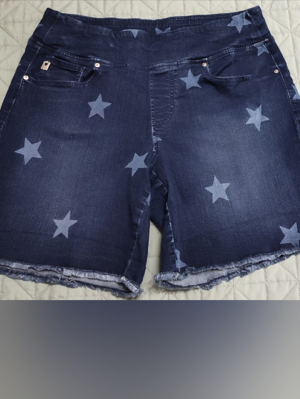 Belle by Kim Gravel Navy Star-Print Denim Shorts Stretchy Size 14 - Picture 5 of 9